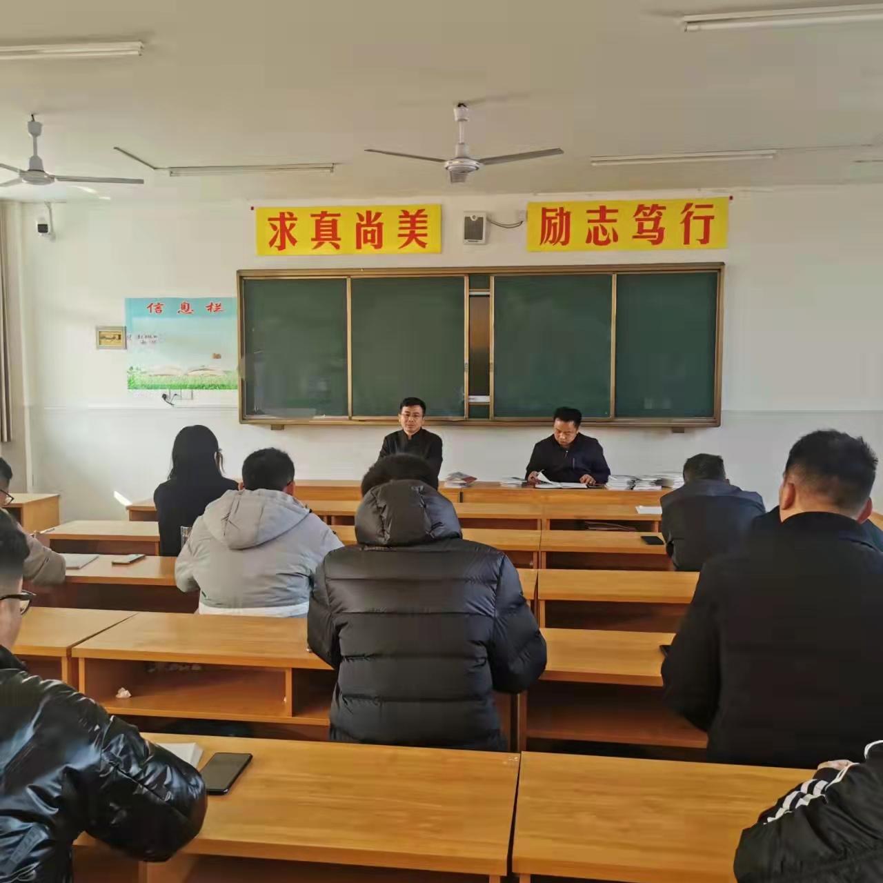 e136c1427d4f286ce16f5ba8eb55aac e136c1427d4f286ce16f5ba8eb55aac