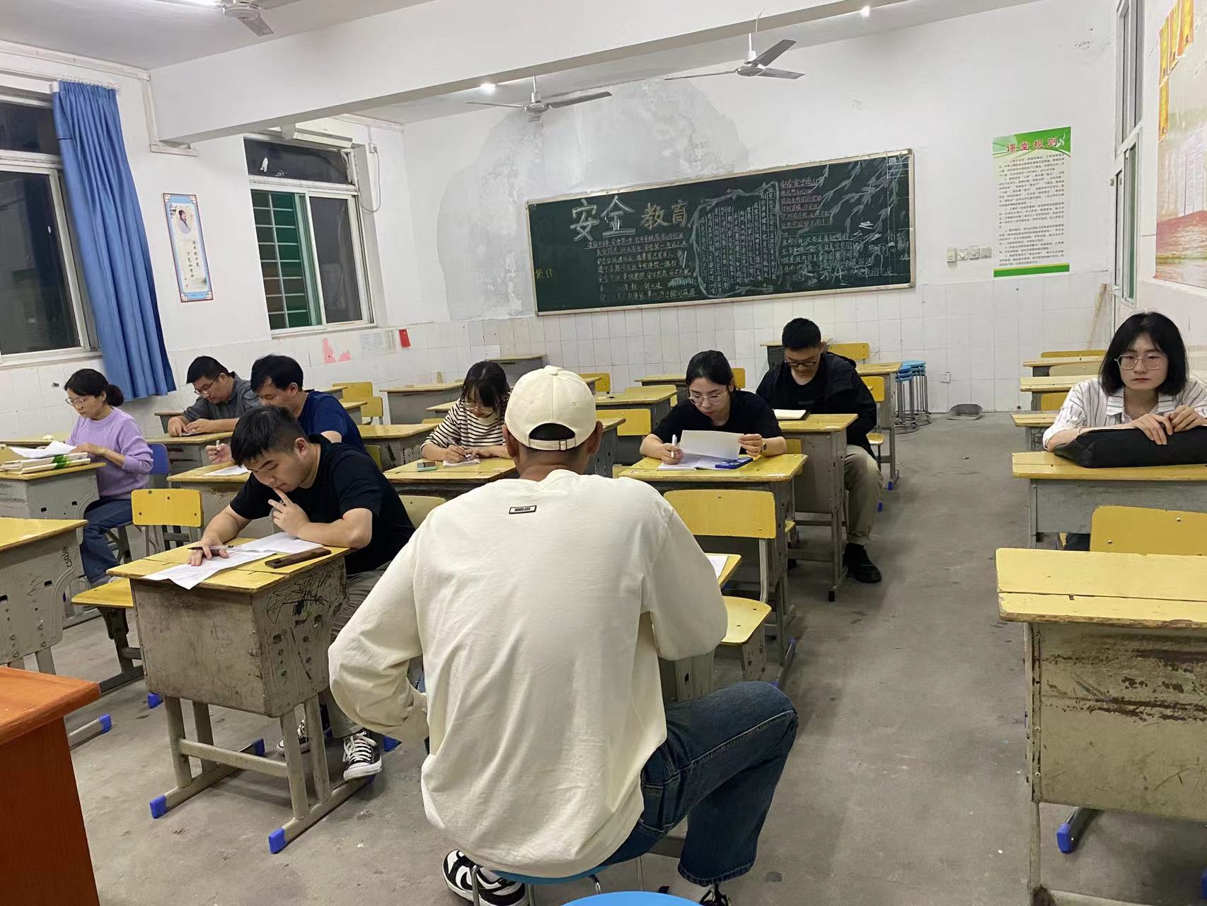 b88fc01453c97e055da9810d8de458a b88fc01453c97e055da9810d8de458a