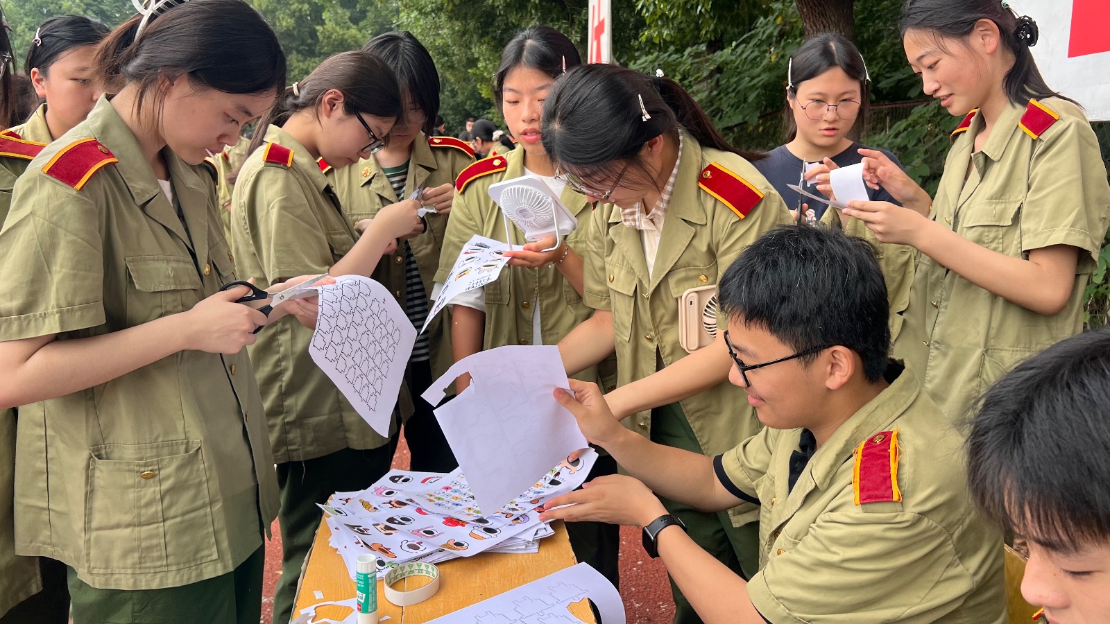 图十二。